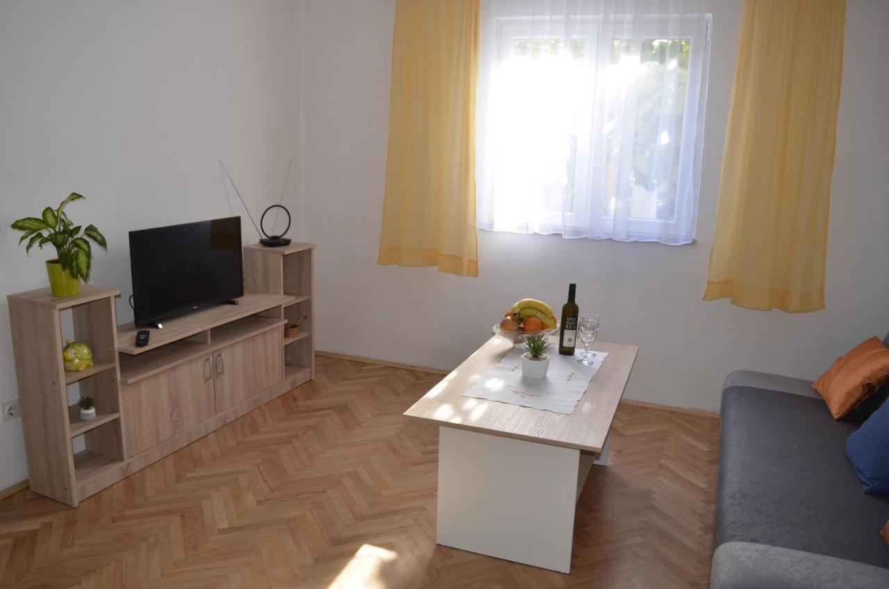 Apartment Ana Kaštel Sućurac Екстериор снимка