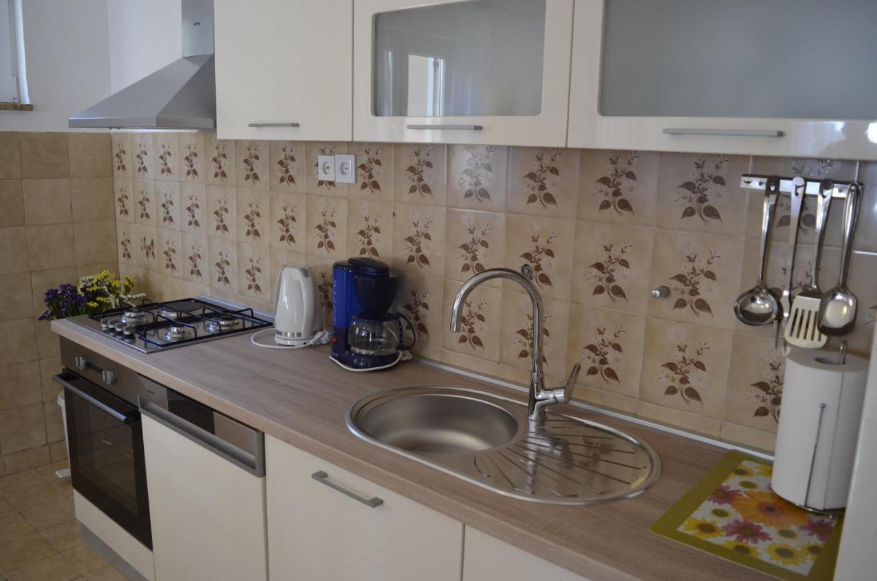 Apartment Ana Kaštel Sućurac Екстериор снимка