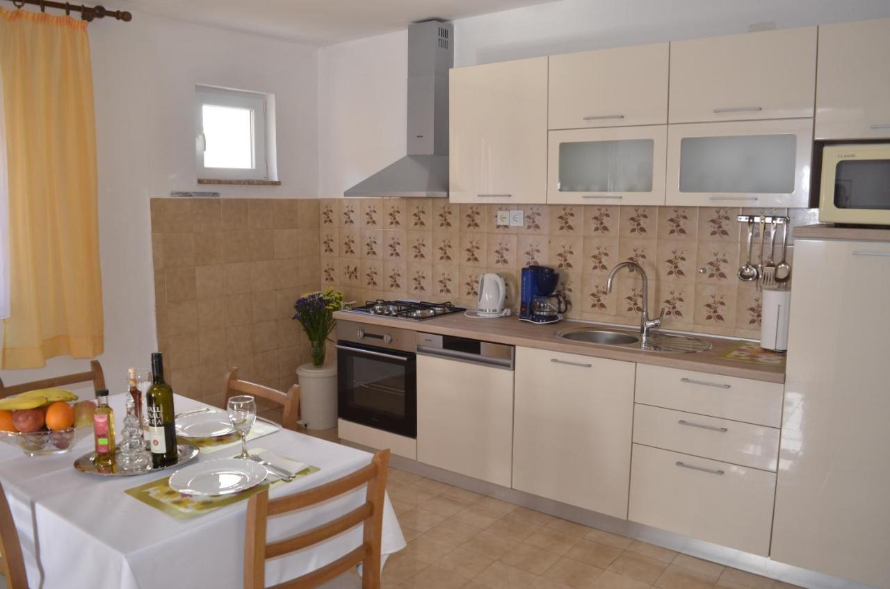 Apartment Ana Kaštel Sućurac Екстериор снимка