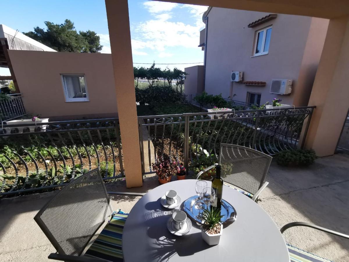 Apartment Ana Kaštel Sućurac Екстериор снимка