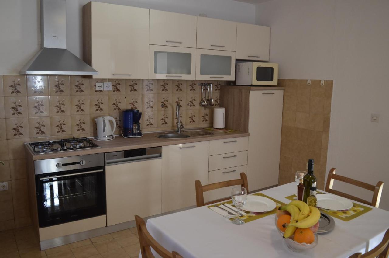 Apartment Ana Kaštel Sućurac Екстериор снимка
