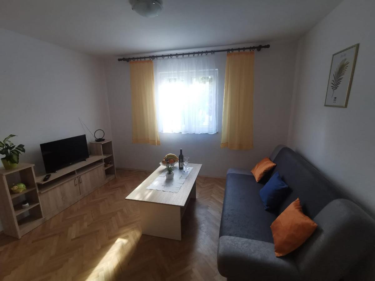 Apartment Ana Kaštel Sućurac Екстериор снимка