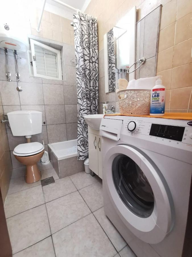 Apartment Ana Kaštel Sućurac Екстериор снимка
