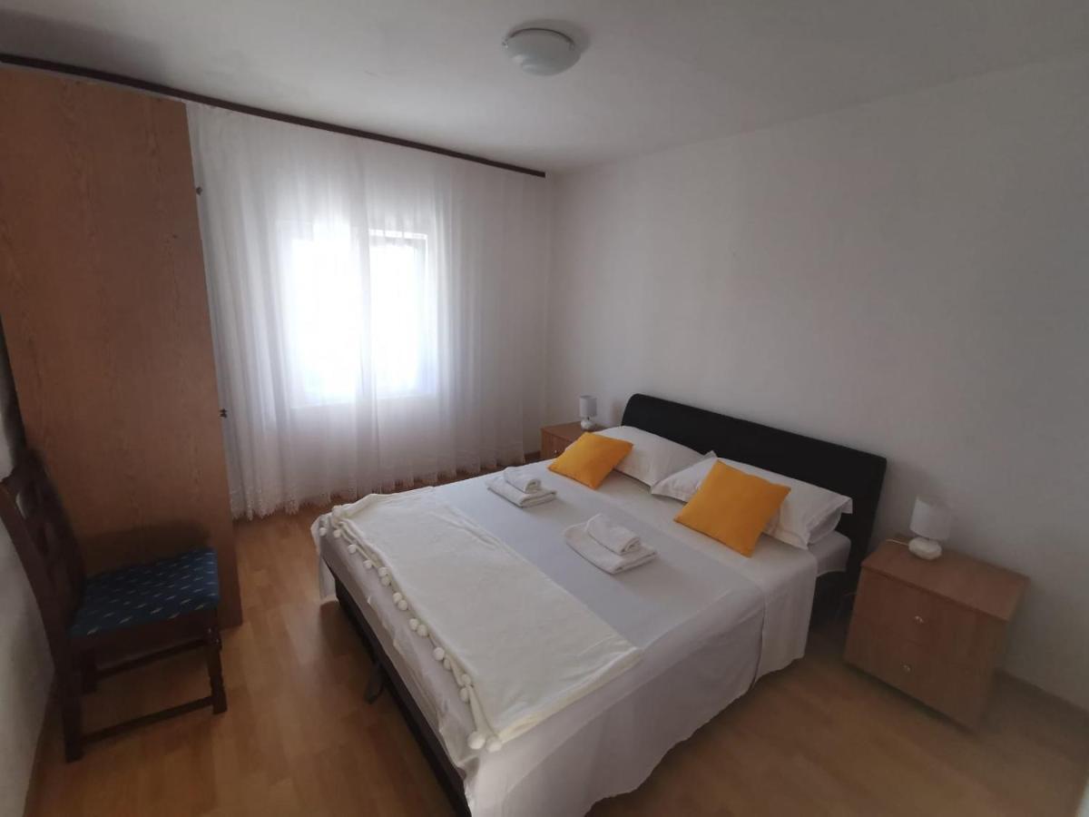Apartment Ana Kaštel Sućurac Екстериор снимка