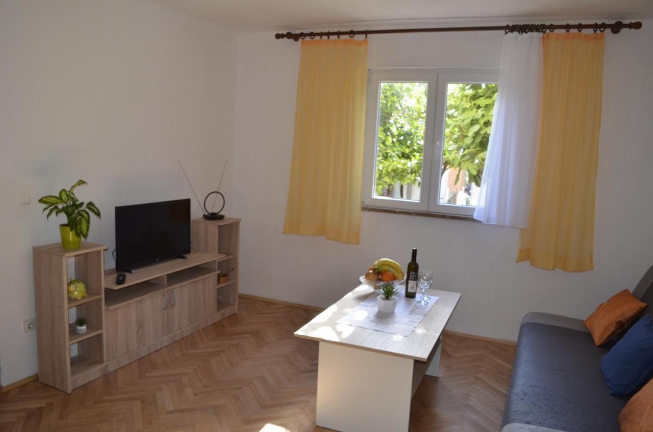 Apartment Ana Kaštel Sućurac Екстериор снимка