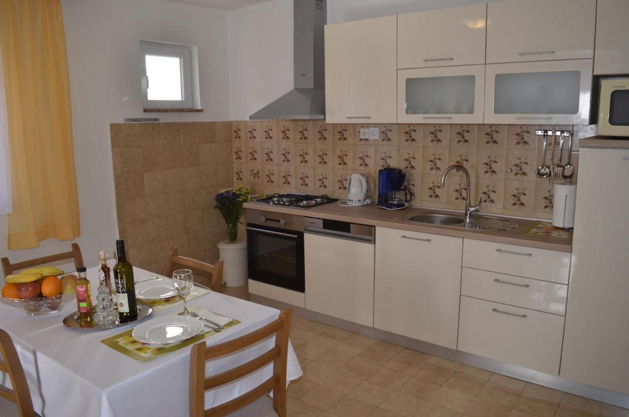 Apartment Ana Kaštel Sućurac Екстериор снимка